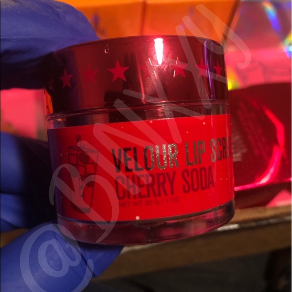 Jeffree Star Cherry Soda Velour Lip Scrub 💋 - Picture 7 of 14